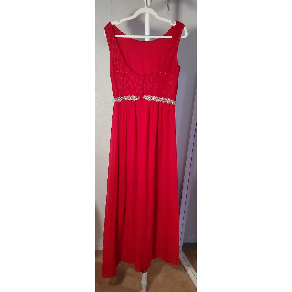 Red Dress - Picture 2 of 3